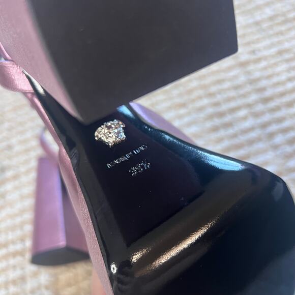 VERSACE Mettalic Logo Charm Platform Heel Sz 39.5M - Picture 10 of 10
